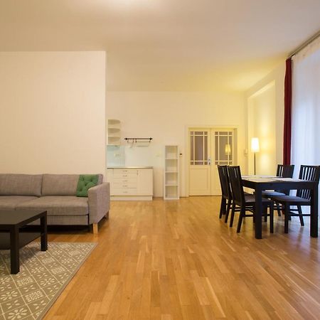 Elegant Apartment With Free Garage In The Center Of Prague Ngoại thất bức ảnh