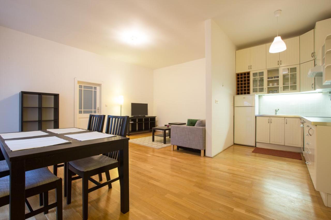 Elegant Apartment With Free Garage In The Center Of Prague Ngoại thất bức ảnh