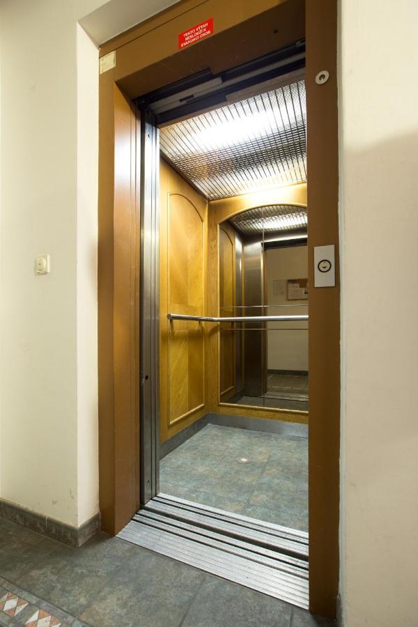 Elegant Apartment With Free Garage In The Center Of Prague Ngoại thất bức ảnh