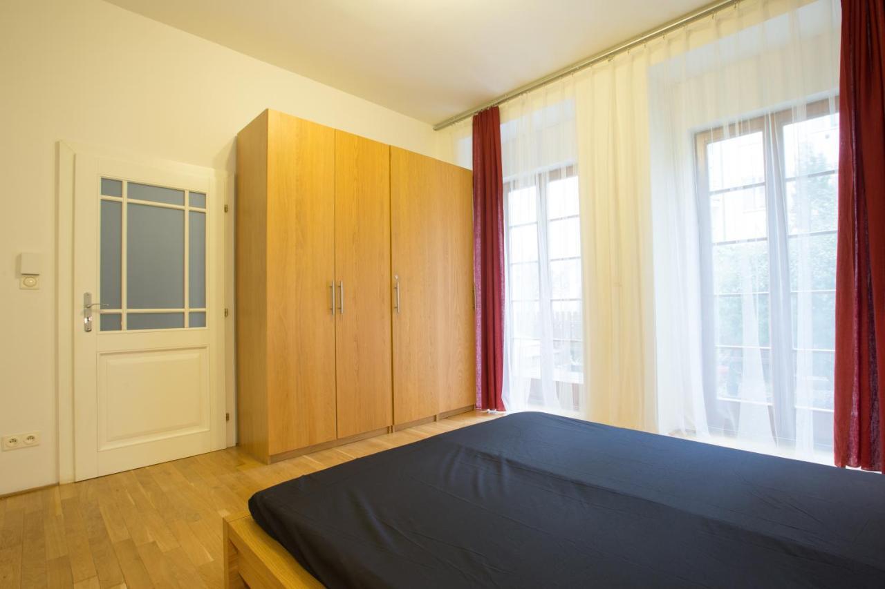 Elegant Apartment With Free Garage In The Center Of Prague Ngoại thất bức ảnh